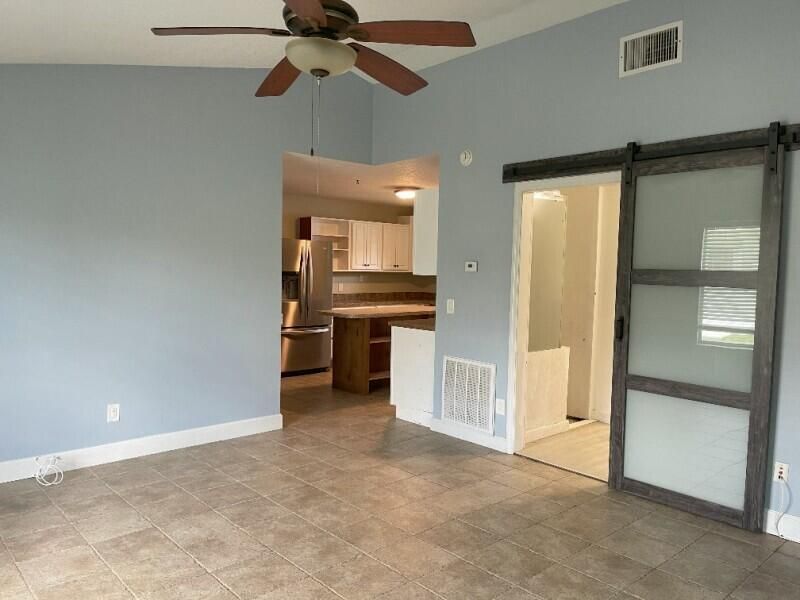 Activo con contrato: $239,900 (3 camas, 2 baños, 1152 Pies cuadrados)