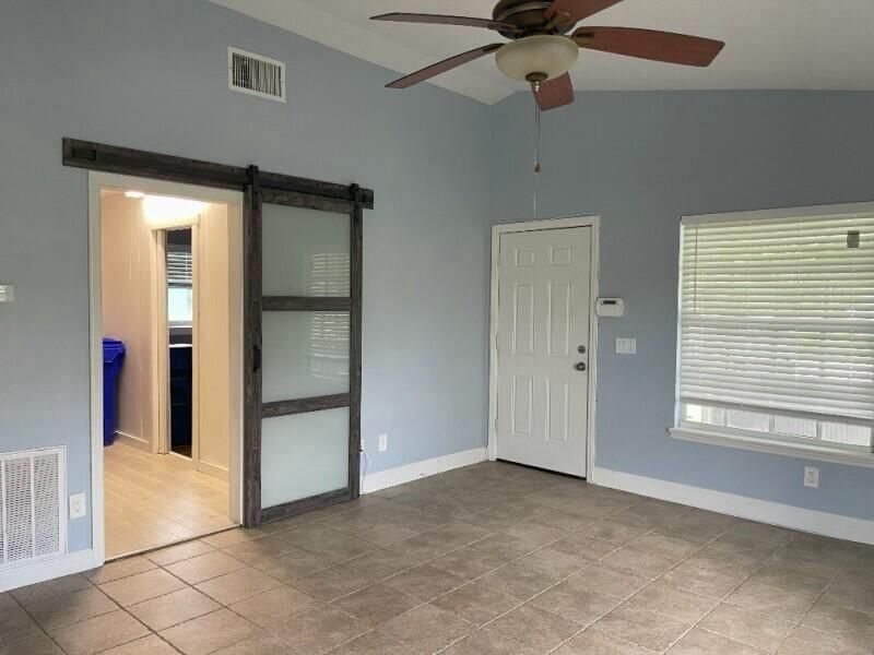 Activo con contrato: $239,900 (3 camas, 2 baños, 1152 Pies cuadrados)