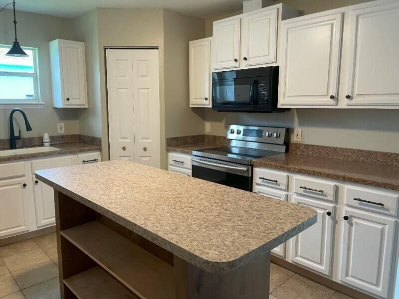 Activo con contrato: $239,900 (3 camas, 2 baños, 1152 Pies cuadrados)