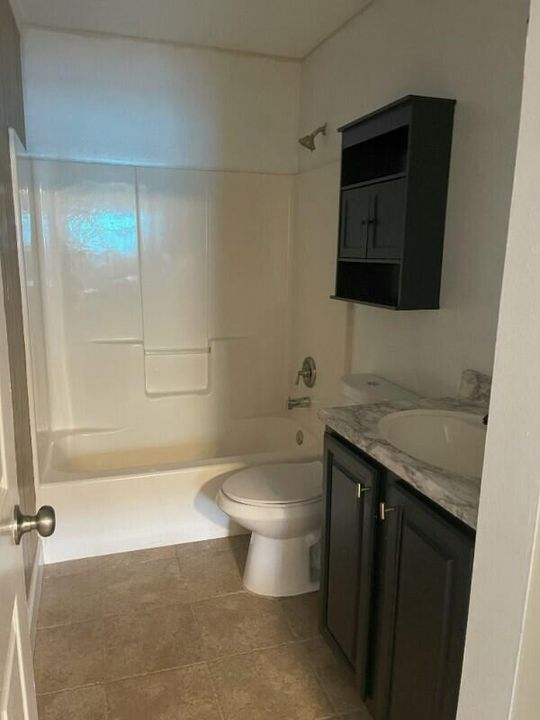 Activo con contrato: $239,900 (3 camas, 2 baños, 1152 Pies cuadrados)