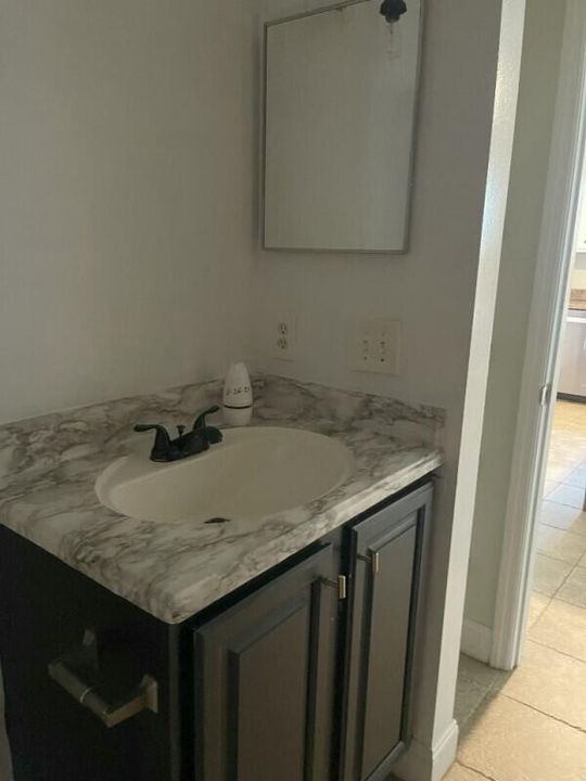 Activo con contrato: $239,900 (3 camas, 2 baños, 1152 Pies cuadrados)