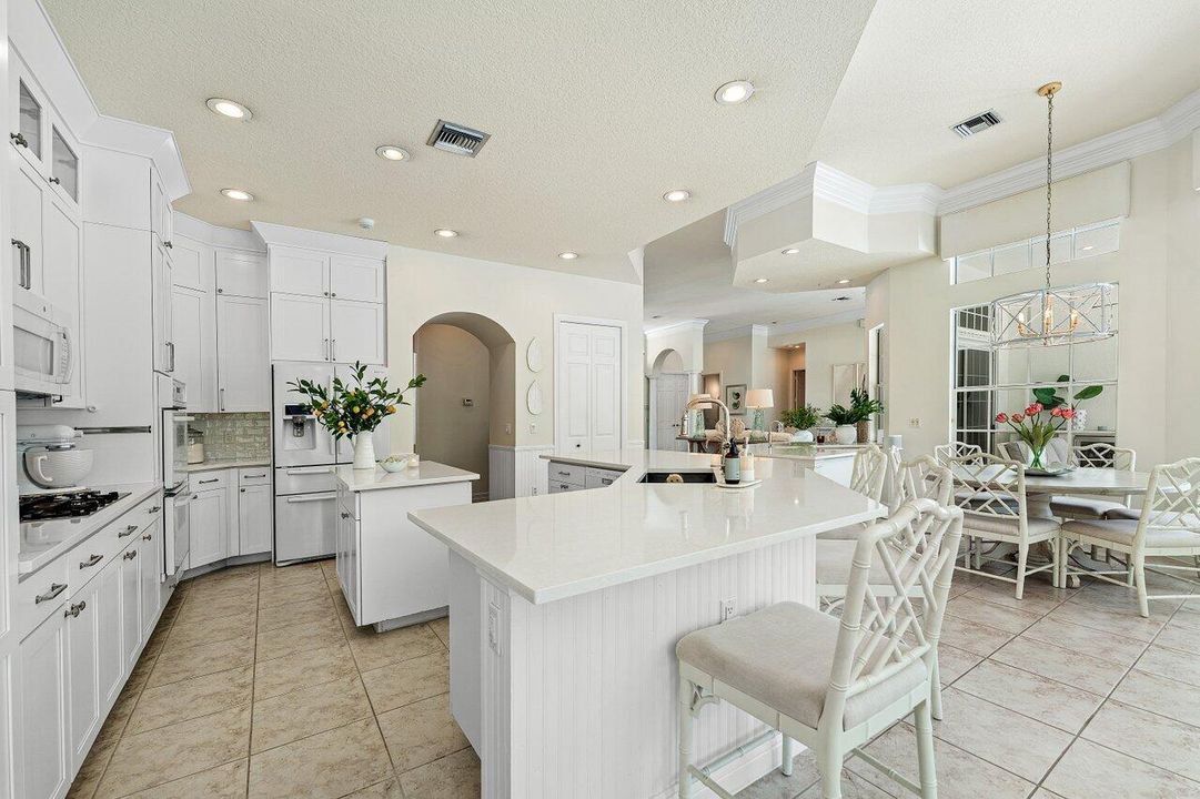 На продажу: $2,500,000 (5 спален, 4 ванн, 3463 Квадратных фут)