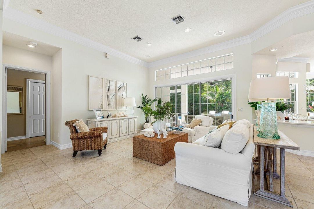 На продажу: $2,500,000 (5 спален, 4 ванн, 3463 Квадратных фут)