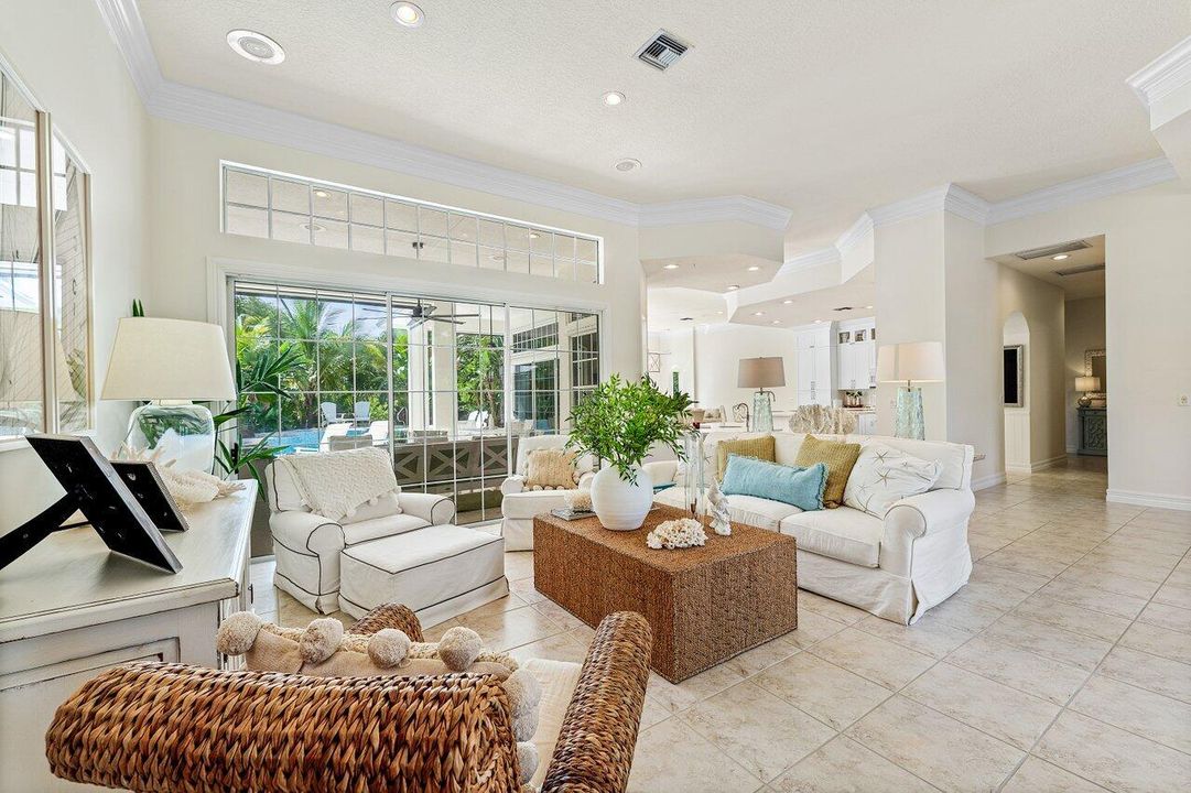 На продажу: $2,500,000 (5 спален, 4 ванн, 3463 Квадратных фут)