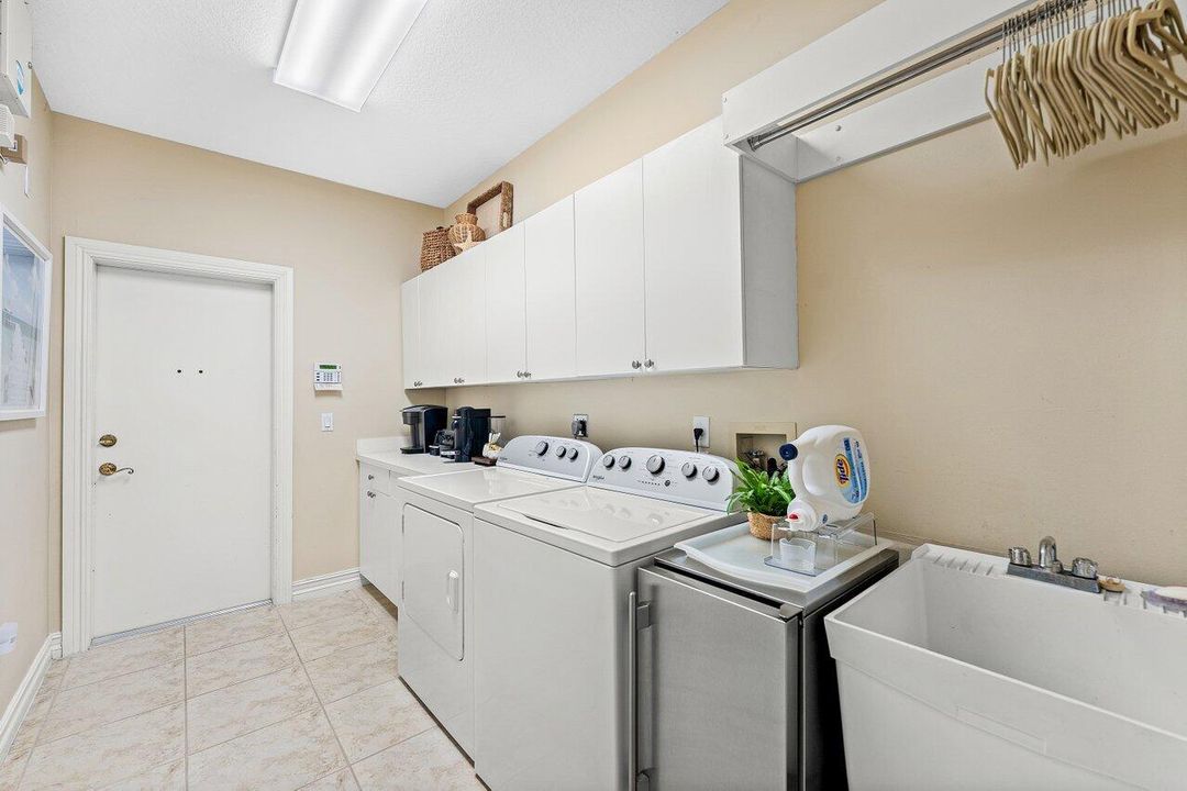 На продажу: $2,500,000 (5 спален, 4 ванн, 3463 Квадратных фут)