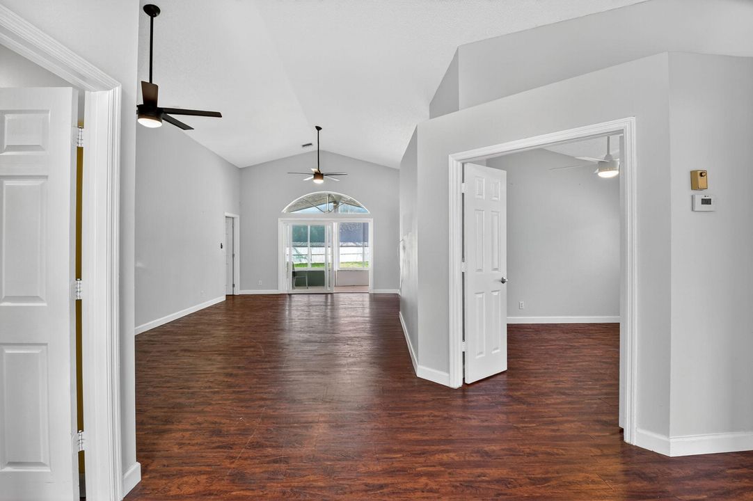 For Sale: $685,000 (3 beds, 2 baths, 1360 Square Feet)