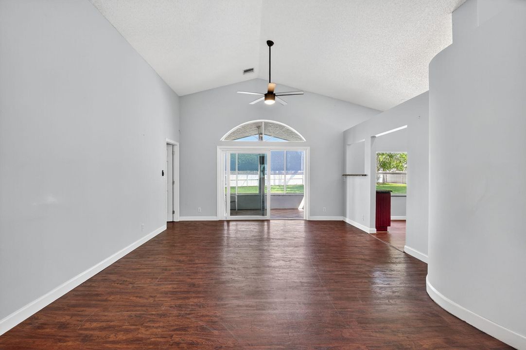 For Sale: $685,000 (3 beds, 2 baths, 1360 Square Feet)