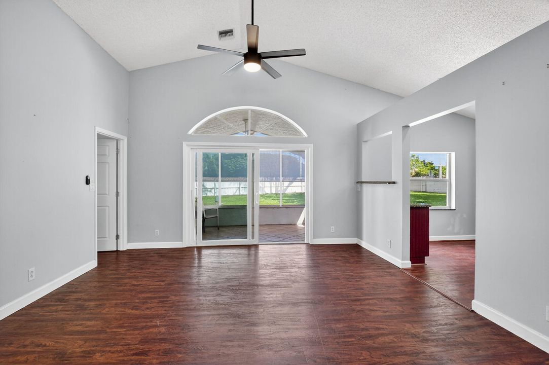 For Sale: $685,000 (3 beds, 2 baths, 1360 Square Feet)