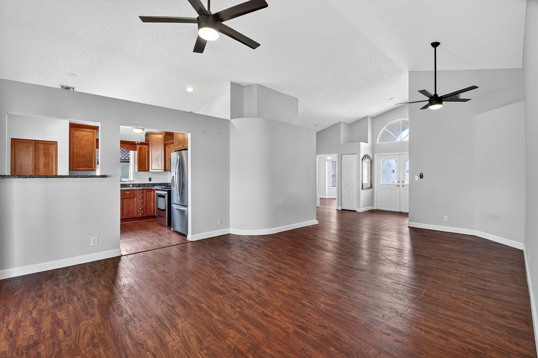 For Sale: $685,000 (3 beds, 2 baths, 1360 Square Feet)