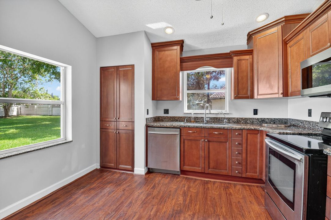 For Sale: $685,000 (3 beds, 2 baths, 1360 Square Feet)