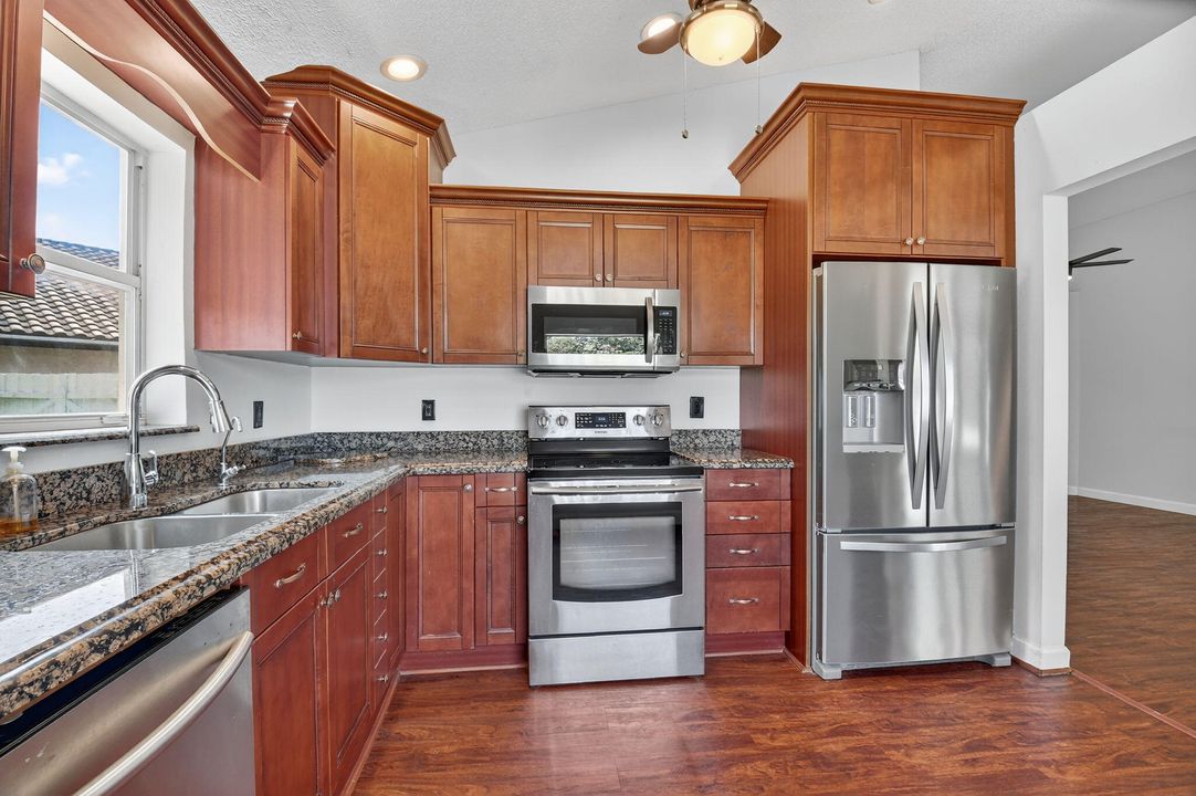 For Sale: $685,000 (3 beds, 2 baths, 1360 Square Feet)