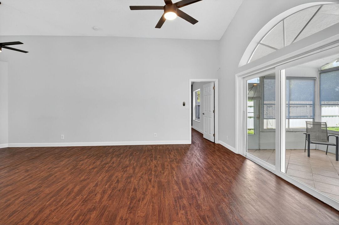 For Sale: $685,000 (3 beds, 2 baths, 1360 Square Feet)