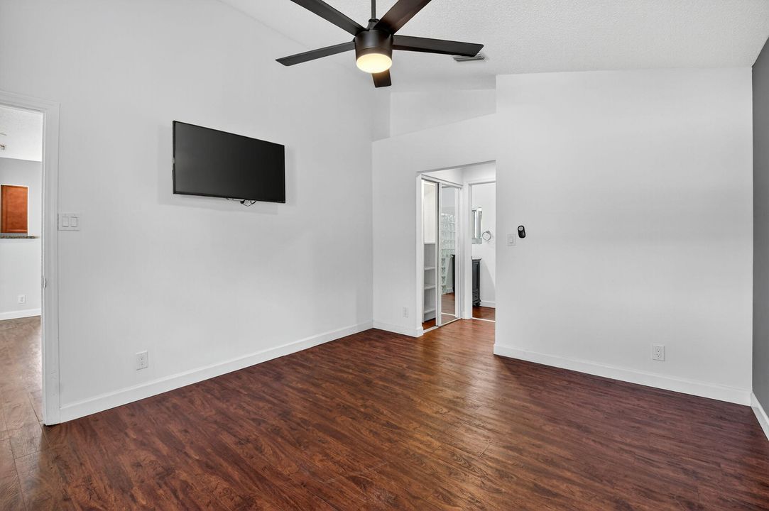 For Sale: $685,000 (3 beds, 2 baths, 1360 Square Feet)