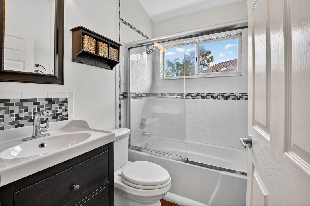 For Sale: $685,000 (3 beds, 2 baths, 1360 Square Feet)