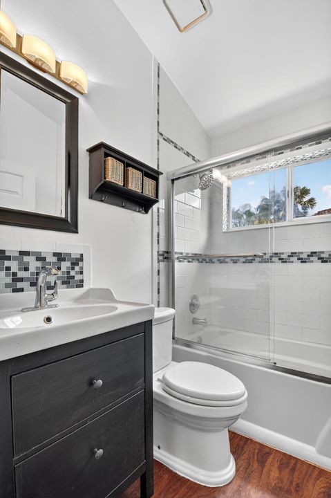 For Sale: $685,000 (3 beds, 2 baths, 1360 Square Feet)