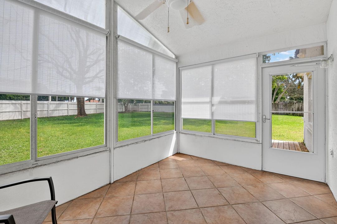 For Sale: $685,000 (3 beds, 2 baths, 1360 Square Feet)