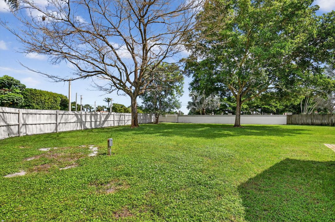 For Sale: $685,000 (3 beds, 2 baths, 1360 Square Feet)