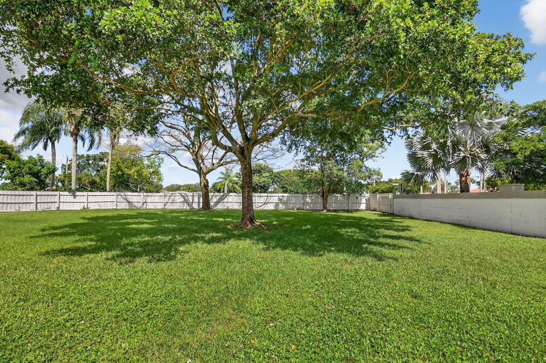 For Sale: $685,000 (3 beds, 2 baths, 1360 Square Feet)