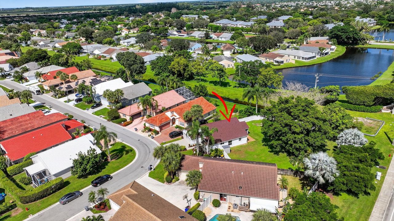 For Sale: $685,000 (3 beds, 2 baths, 1360 Square Feet)