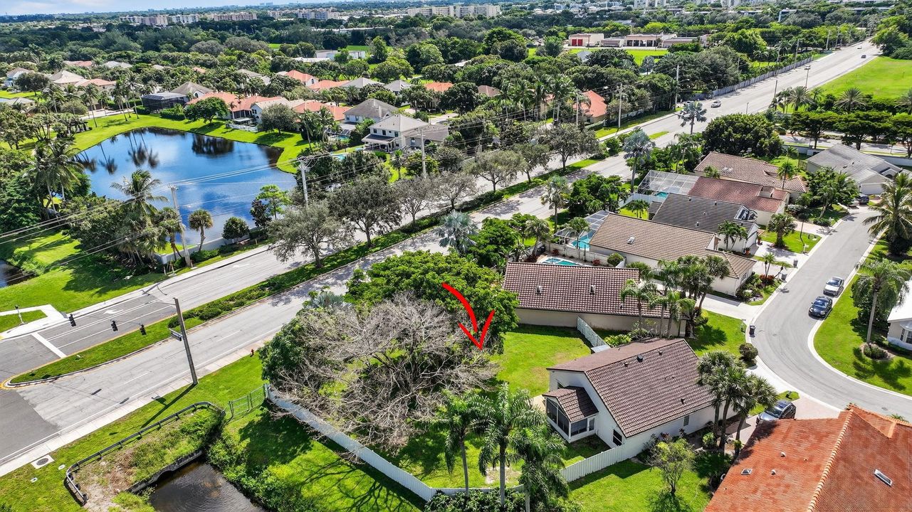 For Sale: $685,000 (3 beds, 2 baths, 1360 Square Feet)