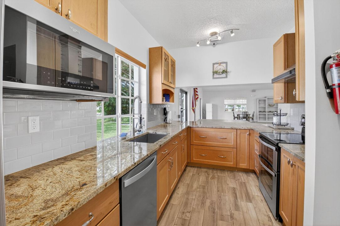 For Sale: $685,000 (3 beds, 2 baths, 1360 Square Feet)