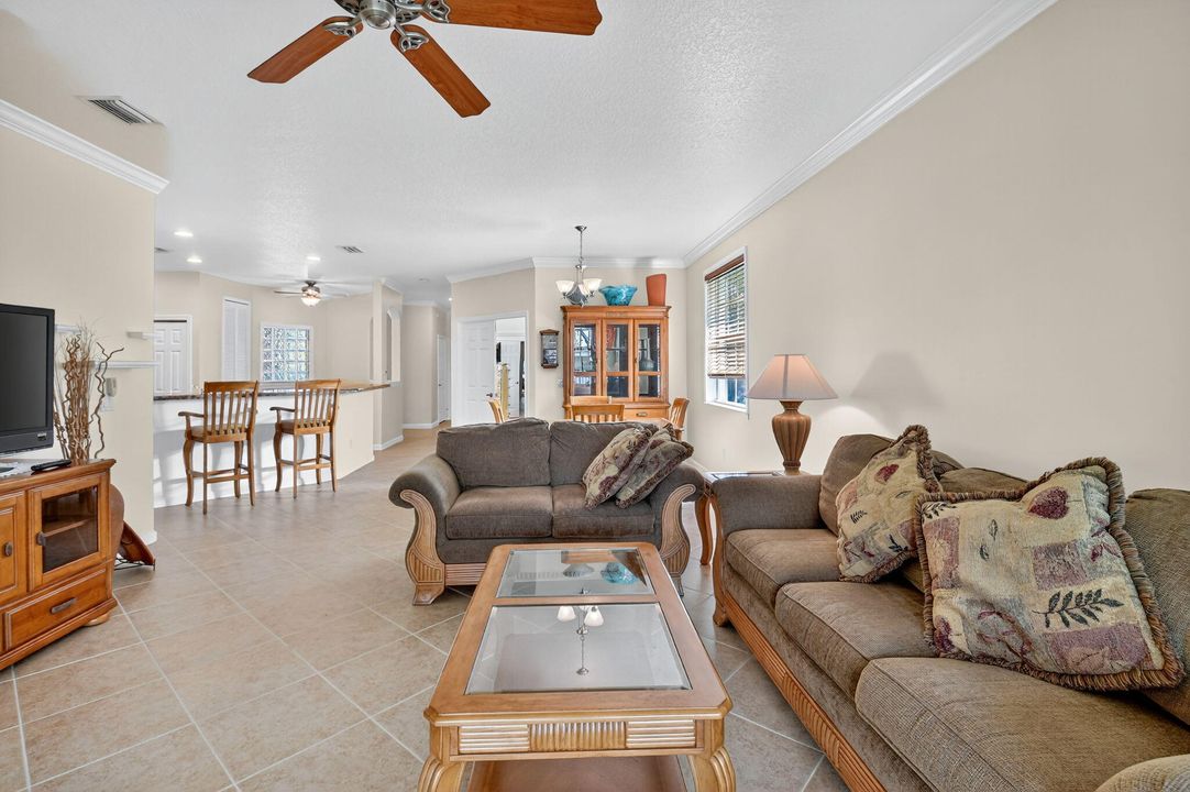 En Venta: $309,999 (3 camas, 2 baños, 1610 Pies cuadrados)