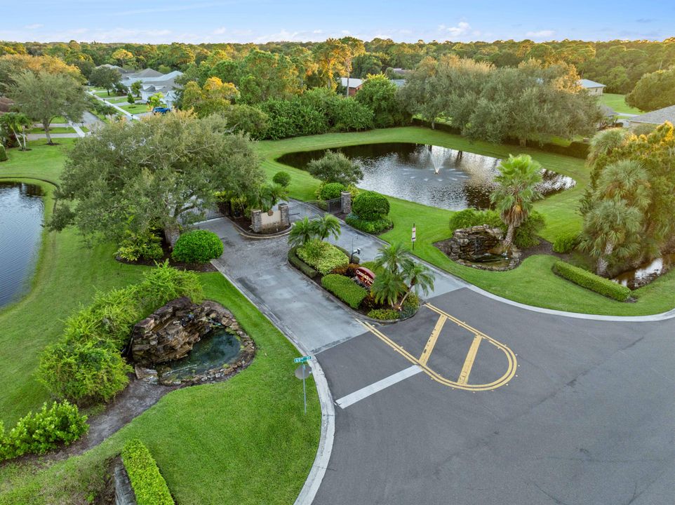 Activo con contrato: $639,000 (3 camas, 3 baños, 2361 Pies cuadrados)