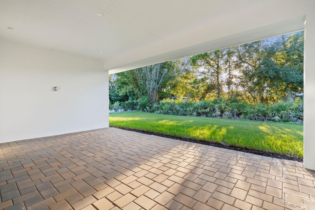 Activo con contrato: $639,000 (3 camas, 3 baños, 2361 Pies cuadrados)