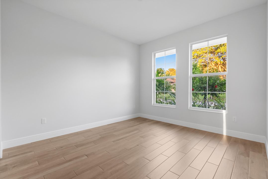 Activo con contrato: $639,000 (3 camas, 3 baños, 2361 Pies cuadrados)