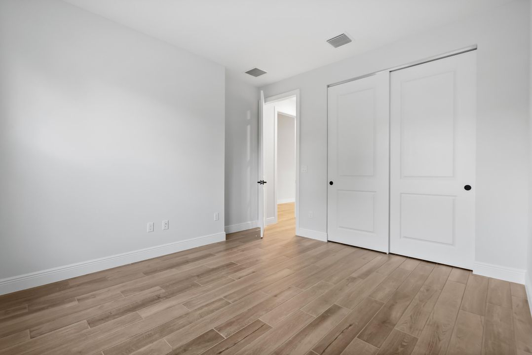 Activo con contrato: $639,000 (3 camas, 3 baños, 2361 Pies cuadrados)