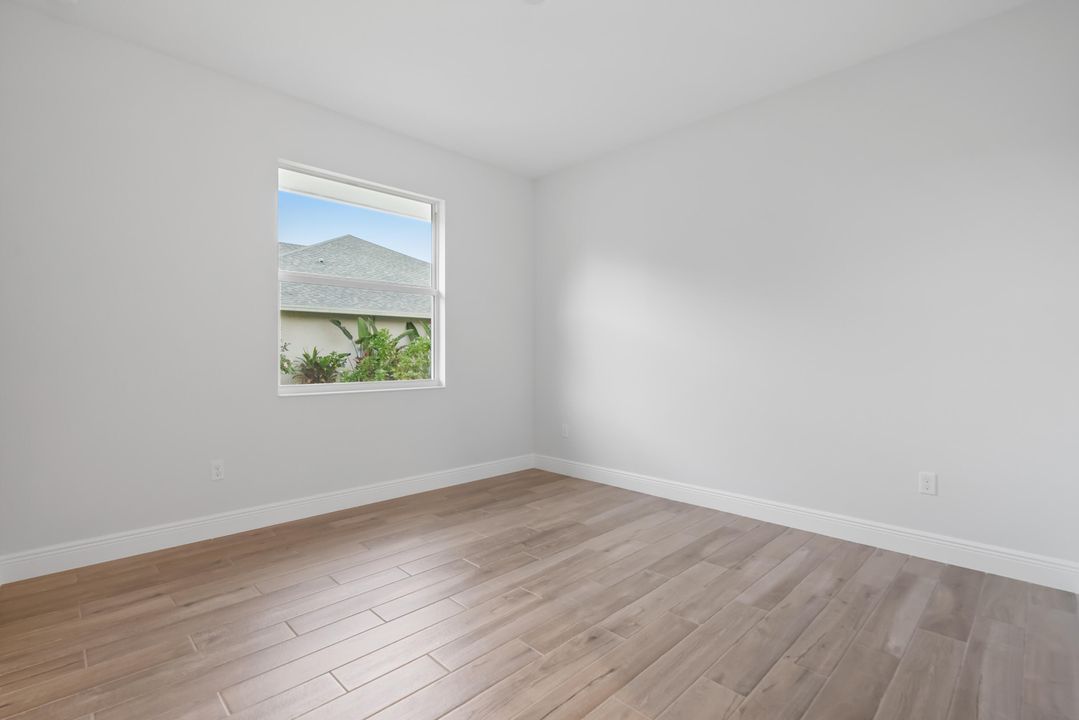 Activo con contrato: $639,000 (3 camas, 3 baños, 2361 Pies cuadrados)