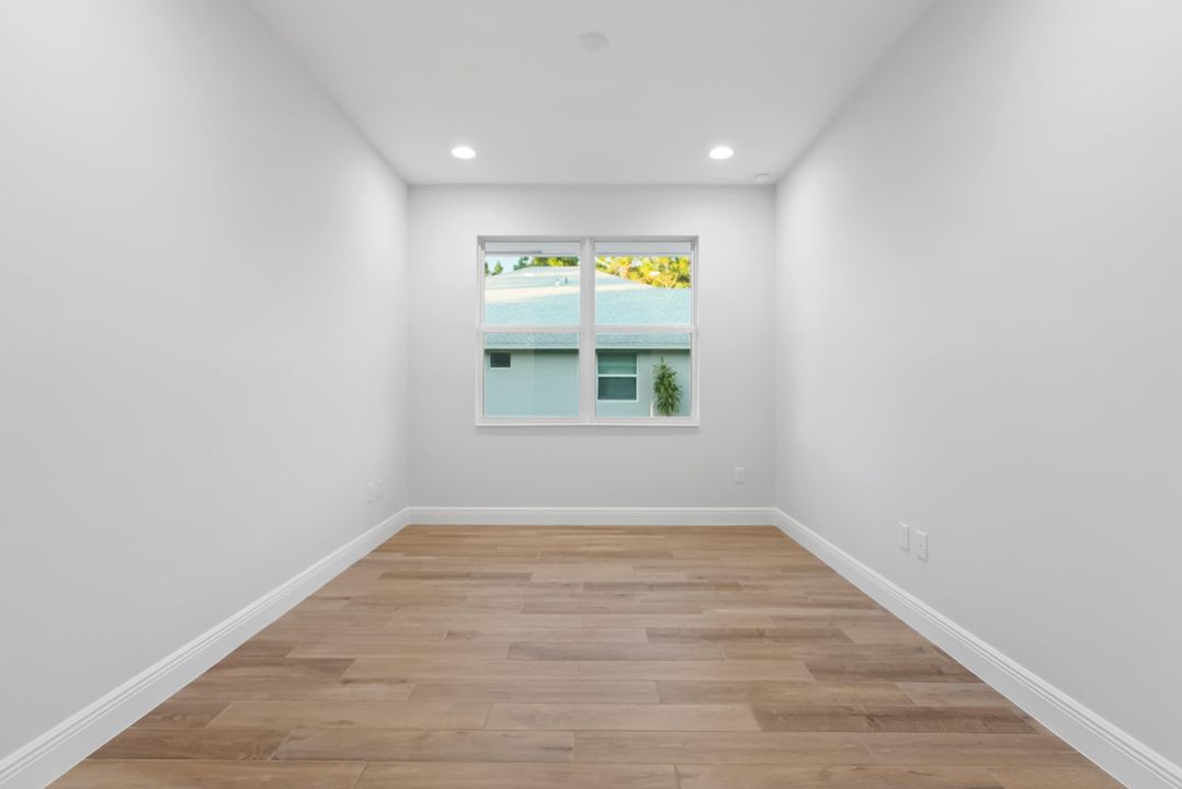 Activo con contrato: $639,000 (3 camas, 3 baños, 2361 Pies cuadrados)