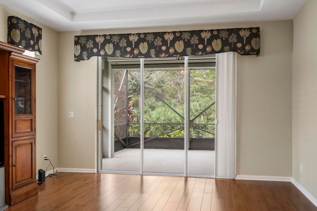 Activo con contrato: $435,000 (3 camas, 2 baños, 1718 Pies cuadrados)