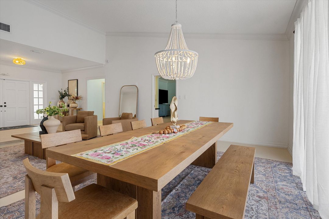 出租: $10,000 (3 贝兹, 2 浴室, 2376 平方英尺)