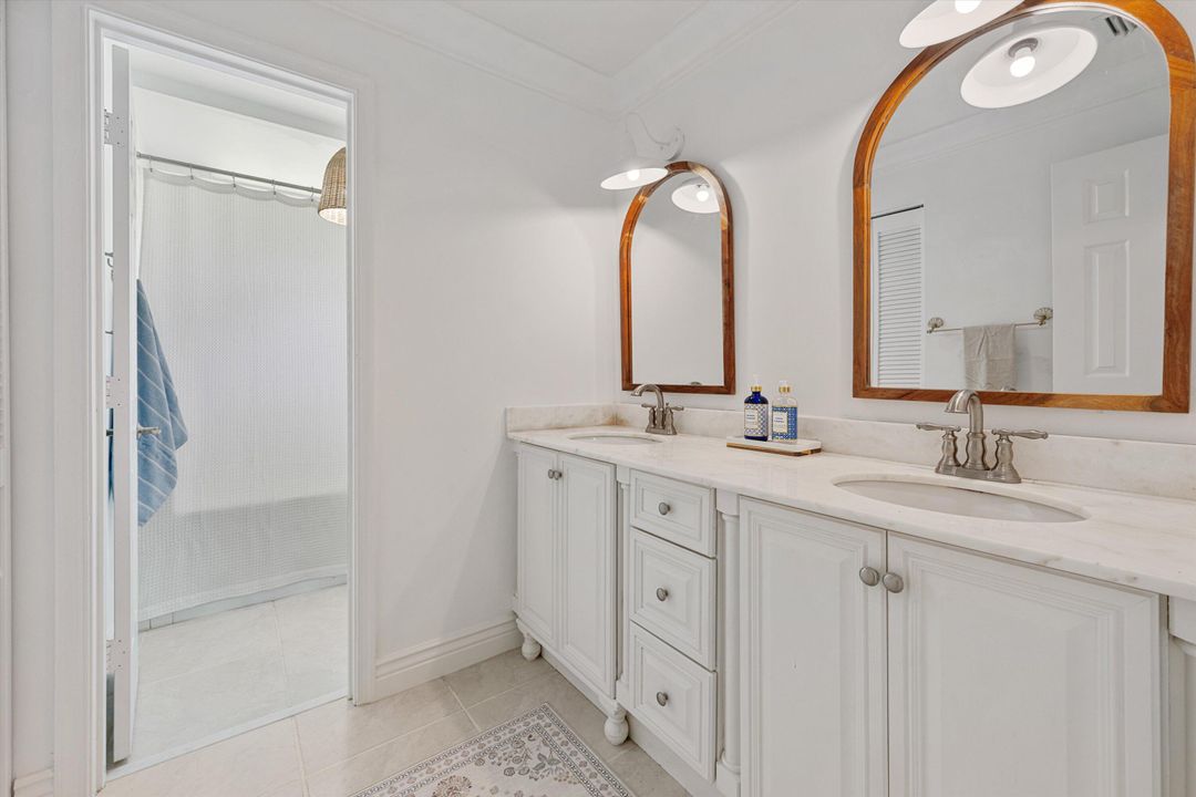 出租: $10,000 (3 贝兹, 2 浴室, 2376 平方英尺)