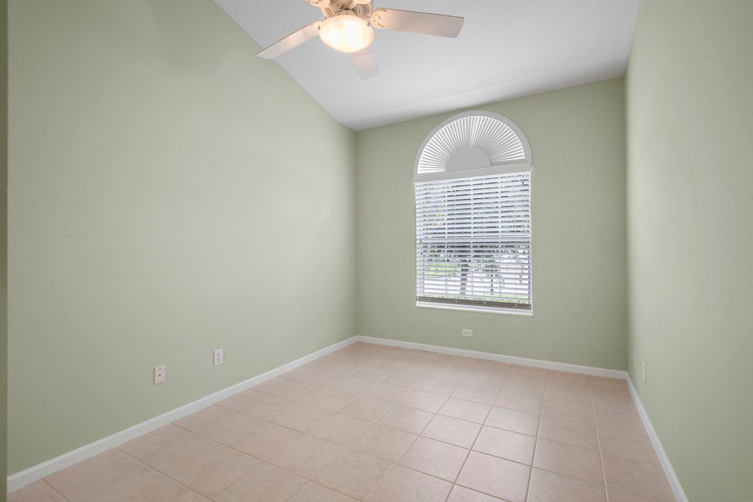 Activo con contrato: $435,000 (3 camas, 2 baños, 1718 Pies cuadrados)