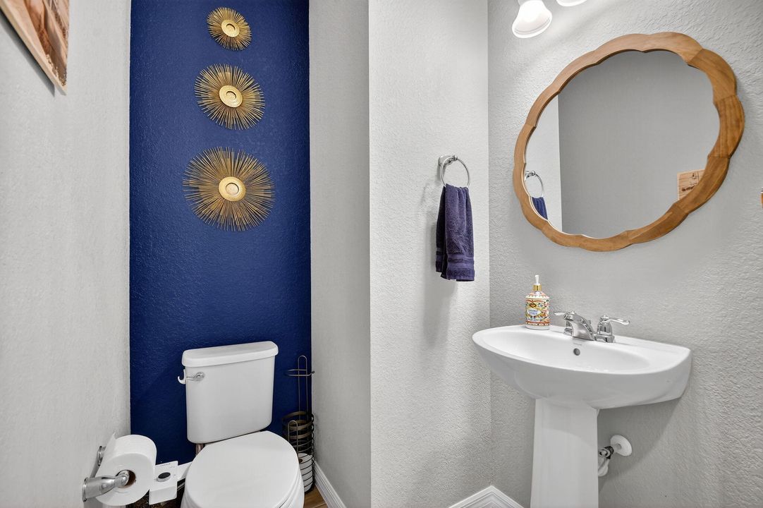 合同活跃: $3,100 (3 贝兹, 2 浴室, 1691 平方英尺)