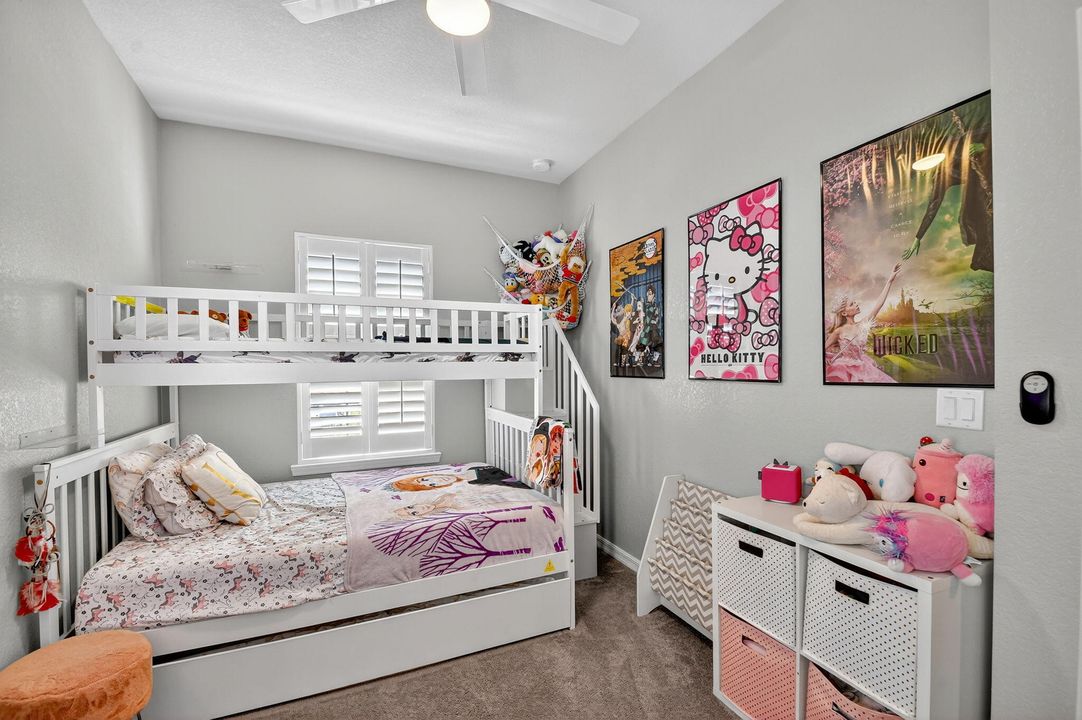 合同活跃: $3,100 (3 贝兹, 2 浴室, 1691 平方英尺)