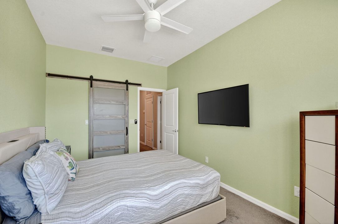 合同活跃: $3,100 (3 贝兹, 2 浴室, 1691 平方英尺)