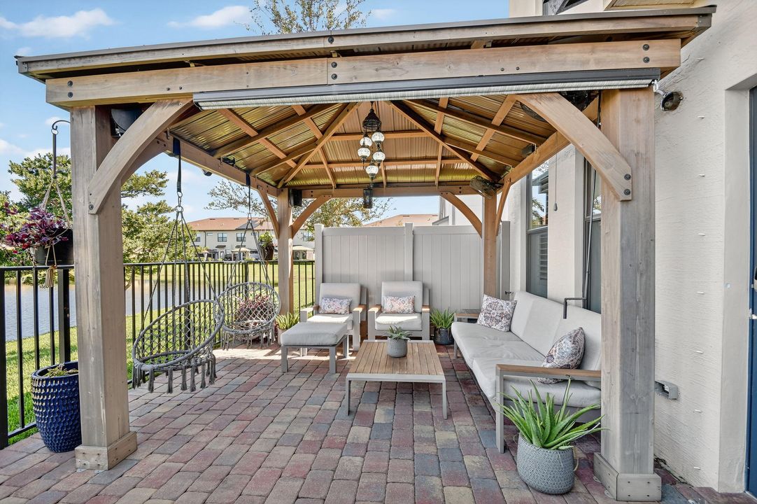 合同活跃: $3,100 (3 贝兹, 2 浴室, 1691 平方英尺)