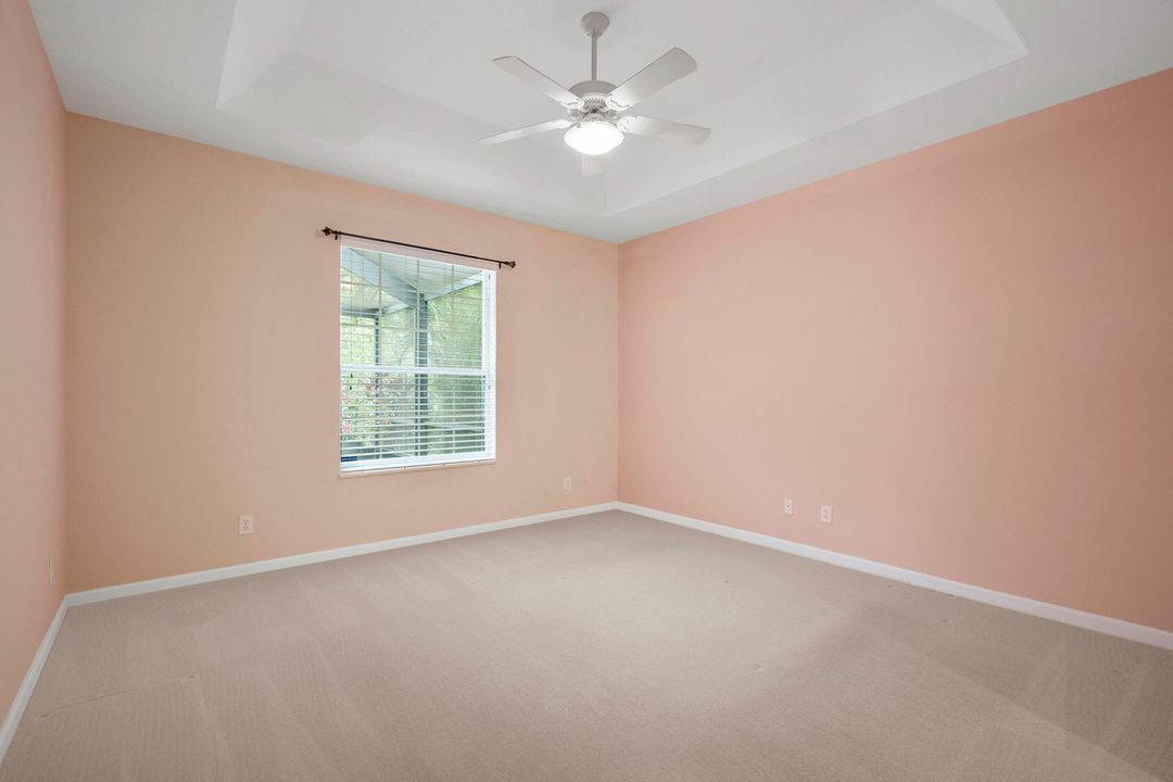 Activo con contrato: $435,000 (3 camas, 2 baños, 1718 Pies cuadrados)