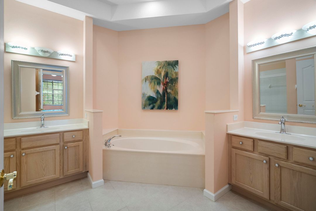 Activo con contrato: $435,000 (3 camas, 2 baños, 1718 Pies cuadrados)