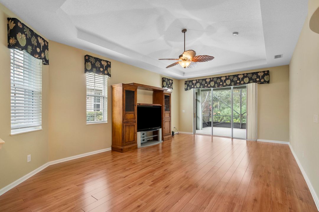 Activo con contrato: $435,000 (3 camas, 2 baños, 1718 Pies cuadrados)