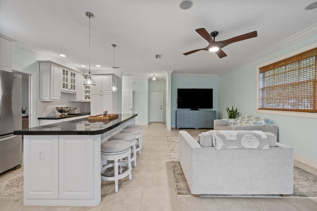 出租: $10,000 (3 贝兹, 2 浴室, 2376 平方英尺)