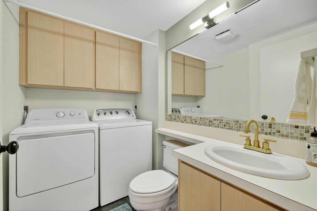 На продажу: $285,000 (2 спален, 2 ванн, 1374 Квадратных фут)