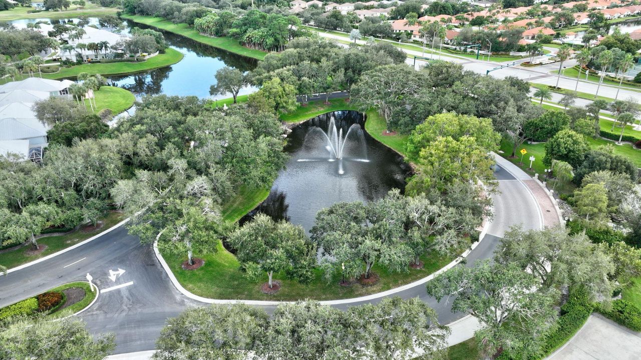 На продажу: $285,000 (2 спален, 2 ванн, 1374 Квадратных фут)