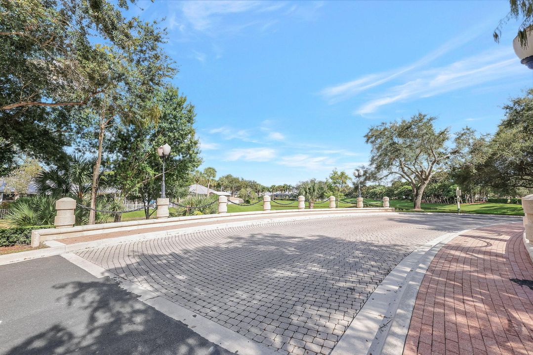 На продажу: $285,000 (2 спален, 2 ванн, 1374 Квадратных фут)