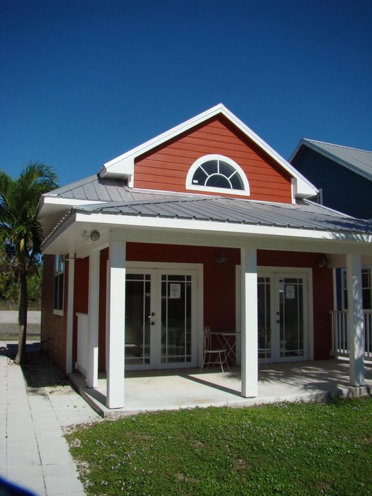 待售: $249,000 (1 贝兹, 2 浴室, 860 平方英尺)