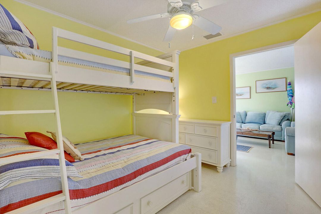 For Rent: $4,200 (2 beds, 1 baths, 925 Square Feet)