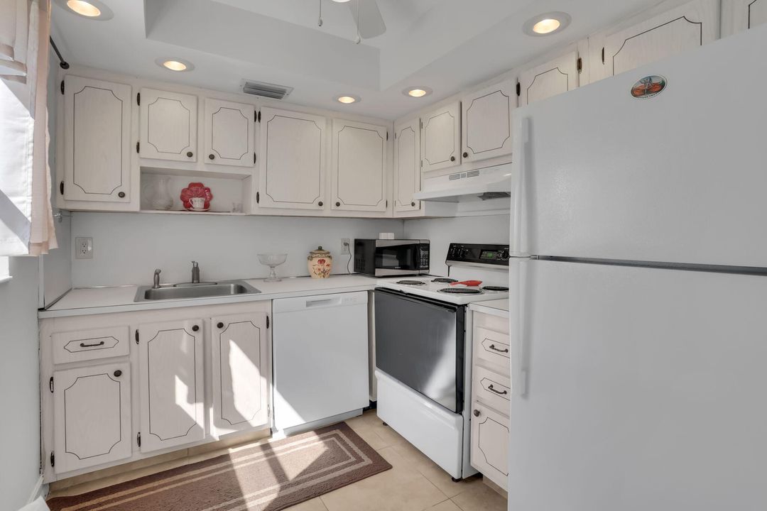 待售: $89,500 (2 贝兹, 2 浴室, 880 平方英尺)